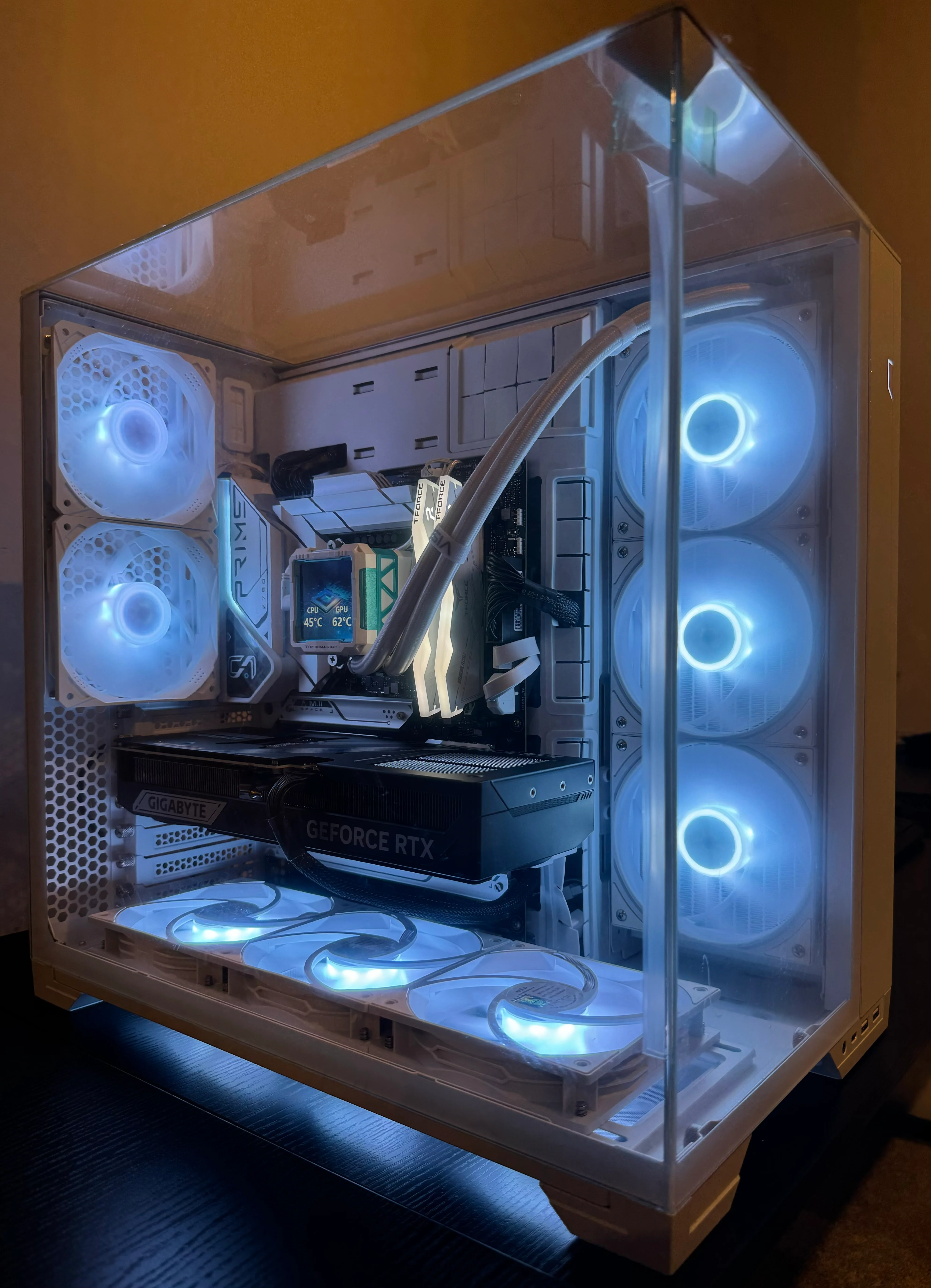 RTX 5070 Ti CUSTOM BUILT GAMING PC RYZEN 9 9950X 64GB RAM 2TB SSD WiFI RGB VR